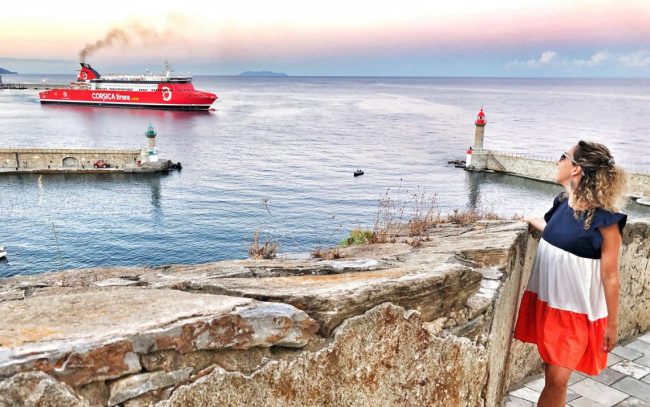 Comment se rendre en Corse: avion ou Ferry