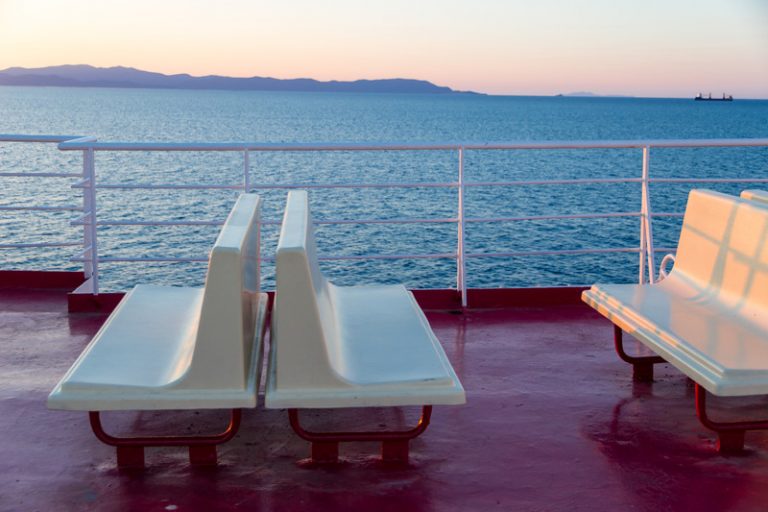 Comment se rendre à l'Île d'Elbe en ferry ou en avion?