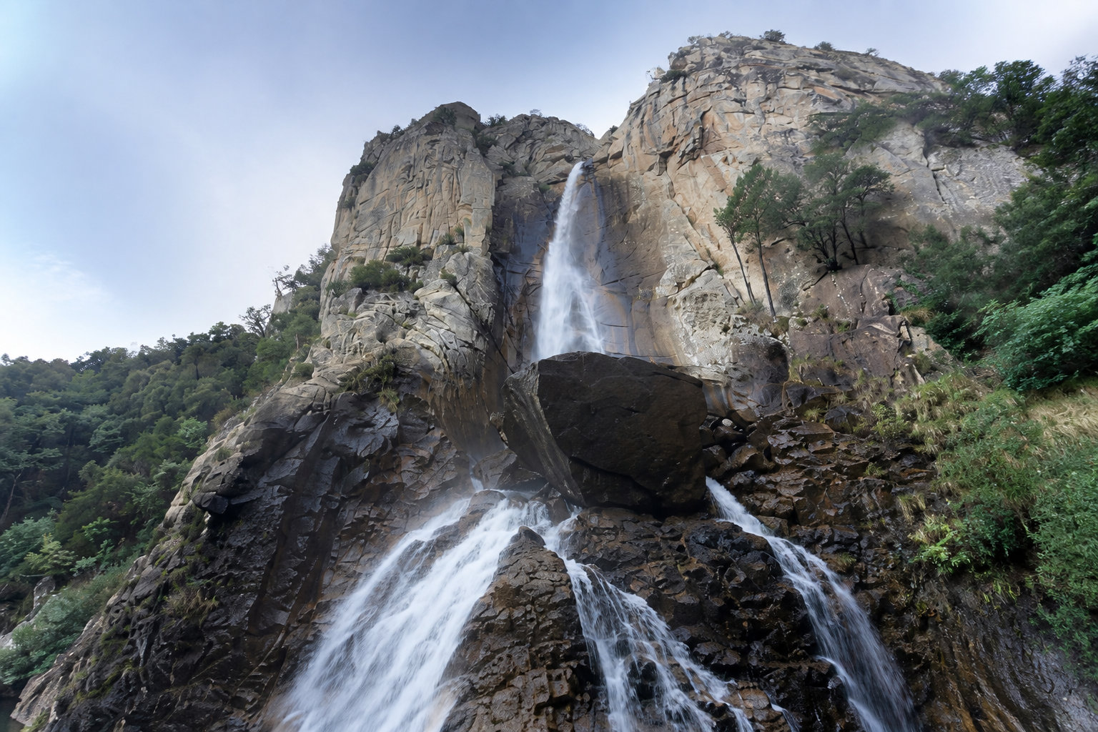 La forêt de l'Ospedale et la cascade de Piscia di Gallu