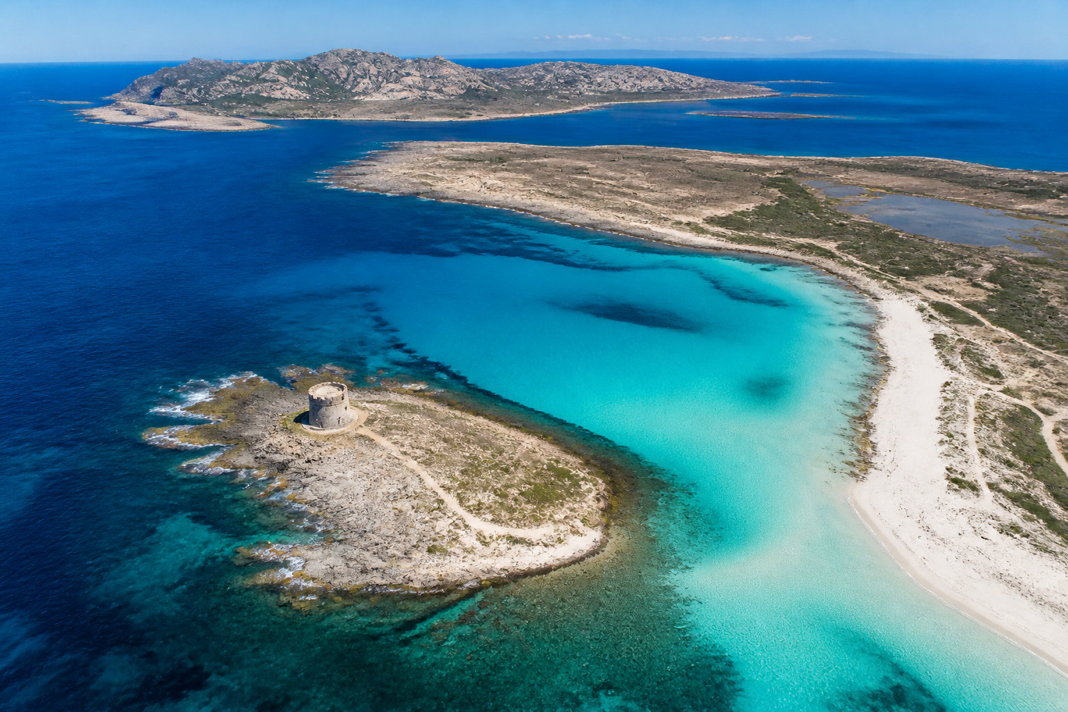 La Pelosa, le joyau turquoise aux reflets de lagon à Stintino